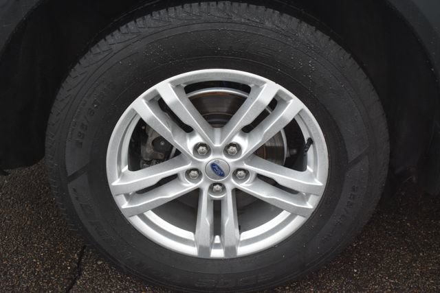 Used 2022 Ford Explorer XLT w/ Equipment Group 202A image 48