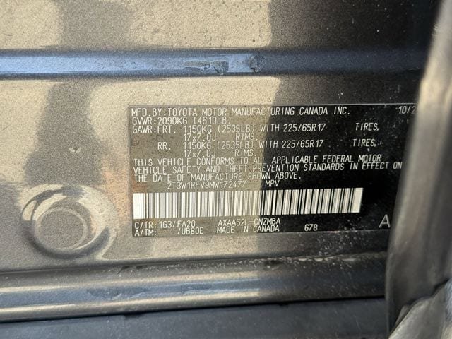 Used 2021 Toyota RAV4 XLE w/ Convenience Package FWD image 36