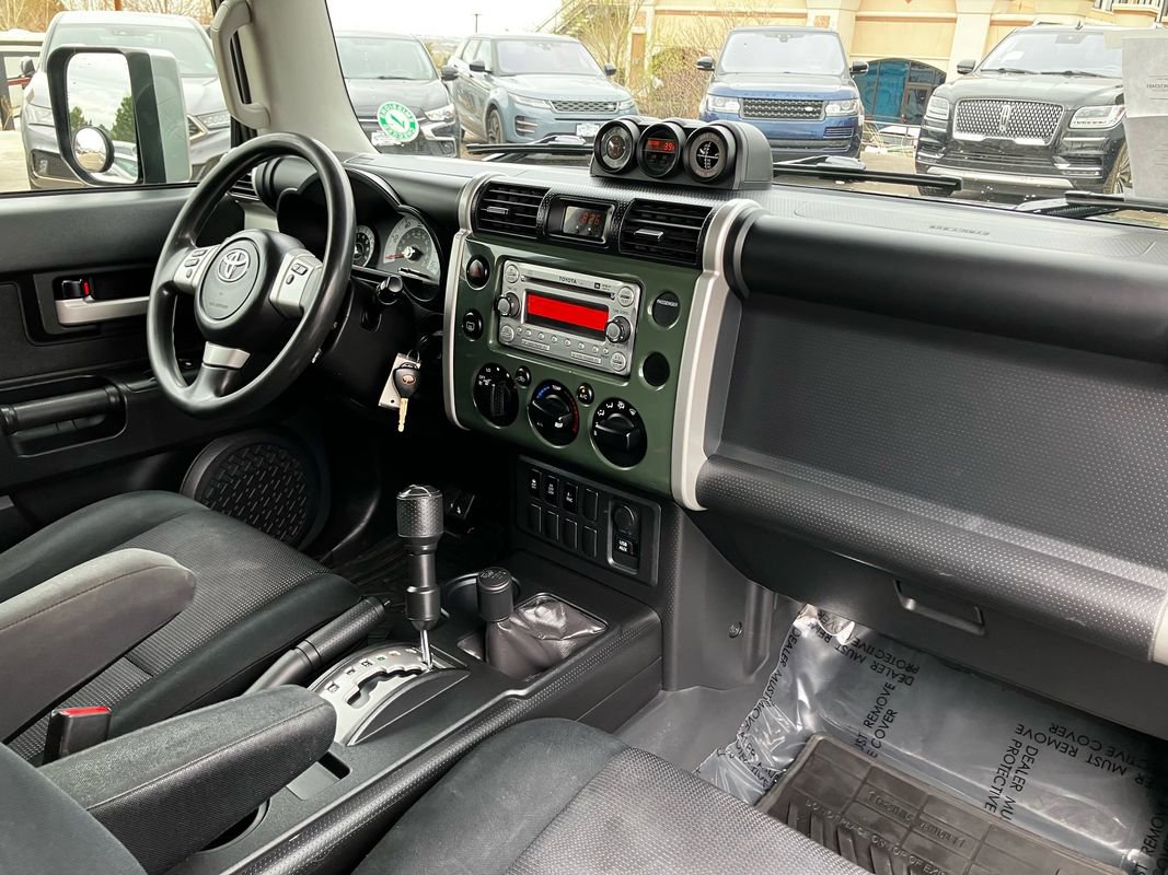 Used 2011 Toyota FJ Cruiser 4WD image 21