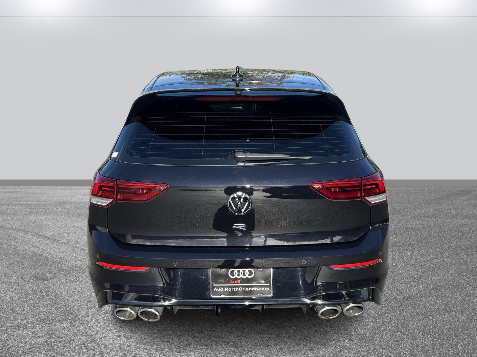 Used 2023 Volkswagen Golf R image 5