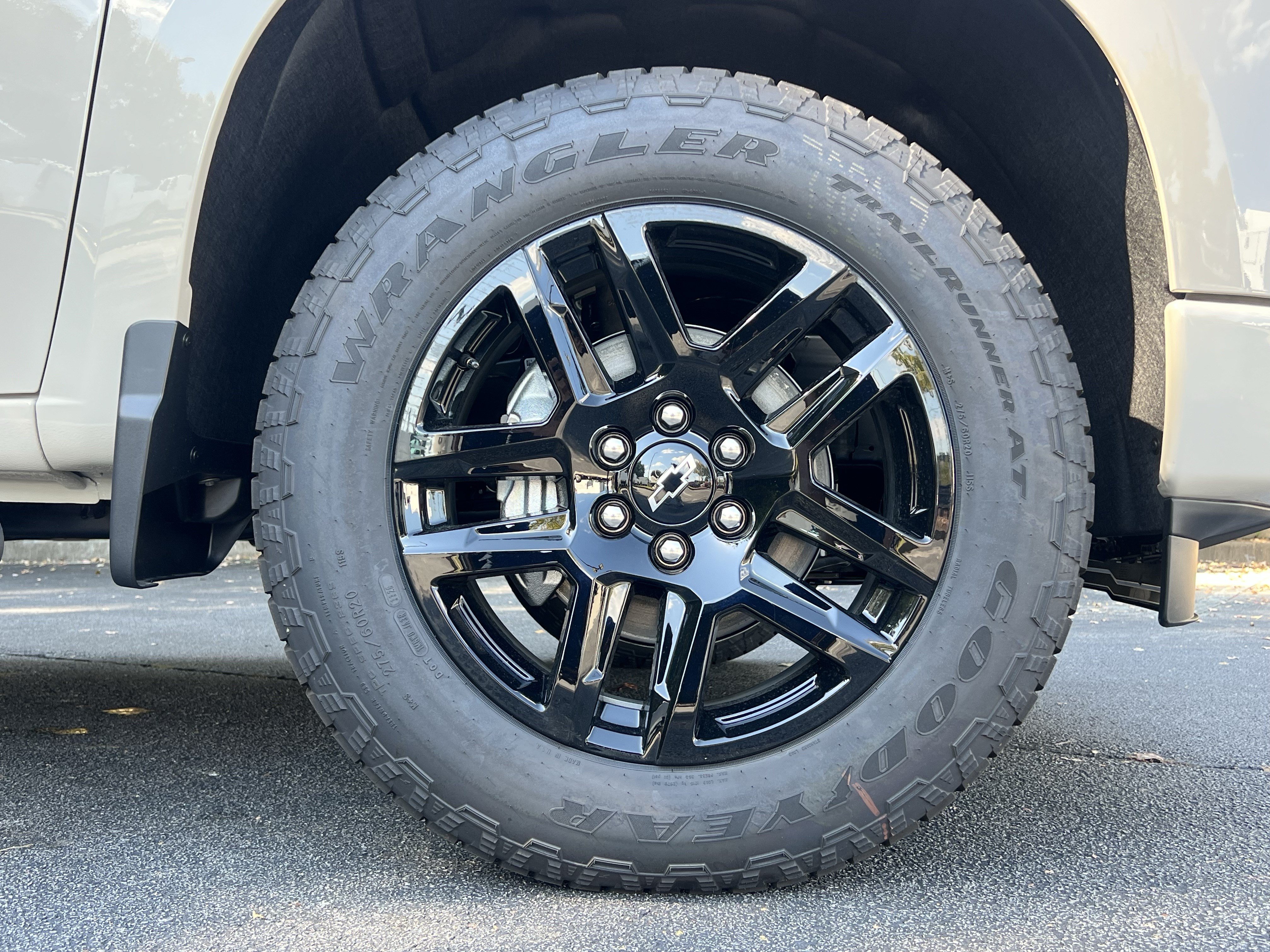 New 2026 Chevrolet Silverado 1500 Custom w/ Turbomax Blackout Package AWD/4WD image 13