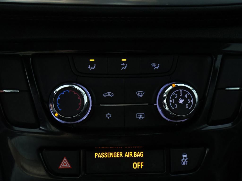 Used 2022 Buick Encore Preferred w/ Safety Package FWD image 38