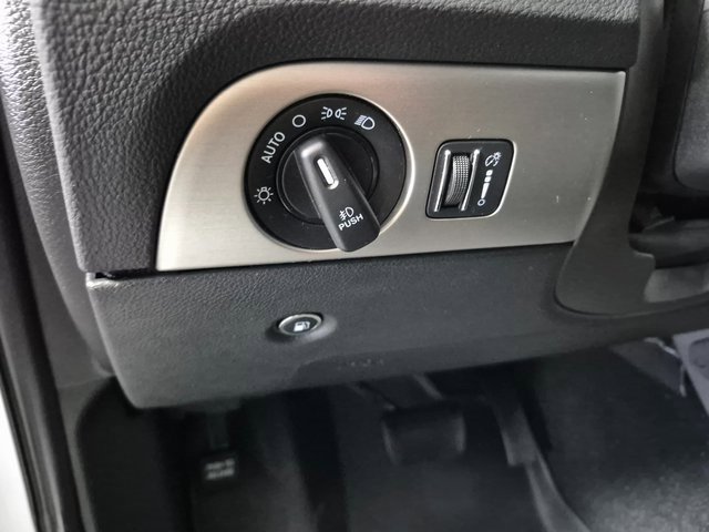 Used 2020 Dodge Durango SXT image 17