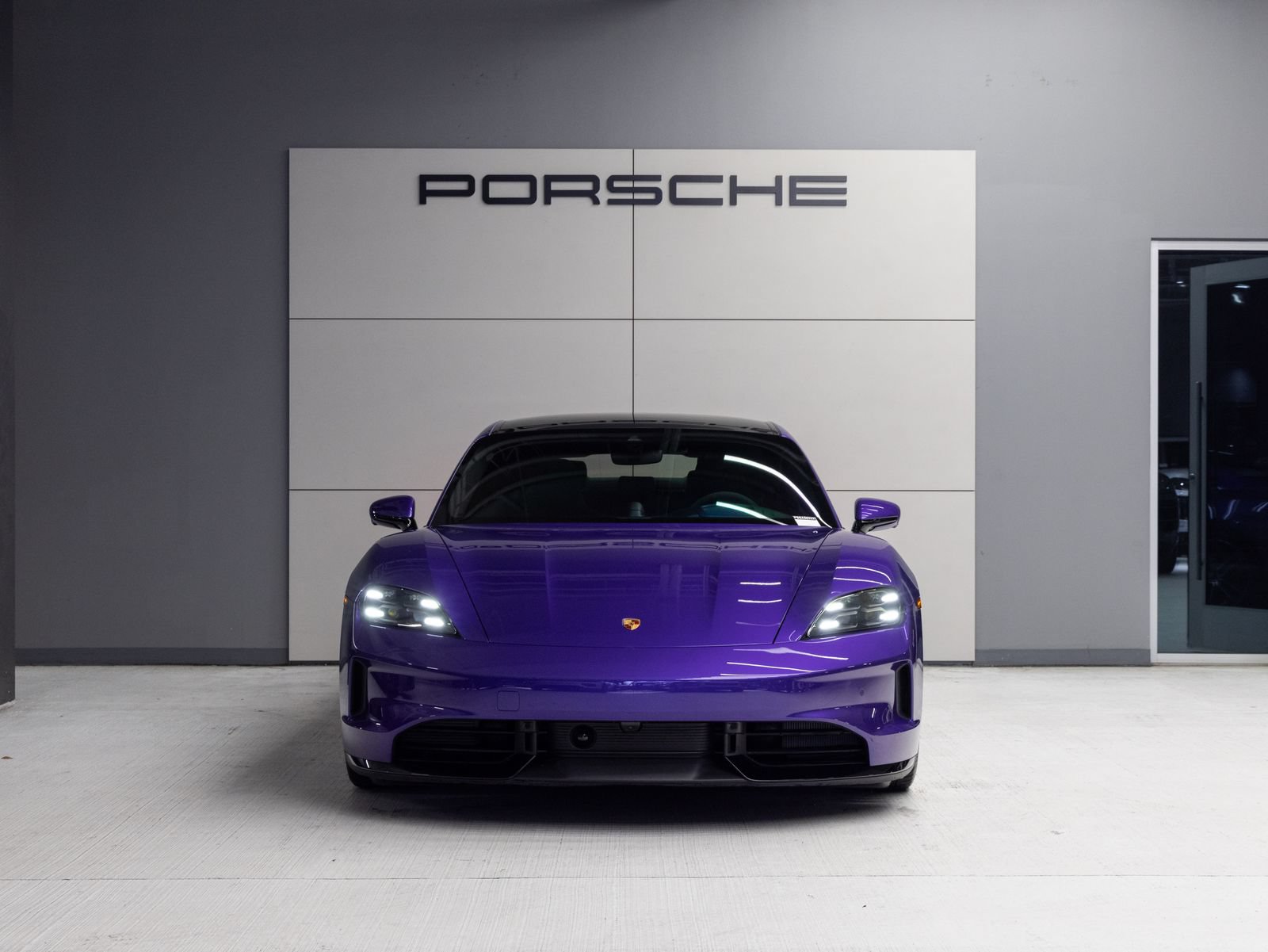 Certified 2025 Porsche Taycan GTS AWD/4WD image 10