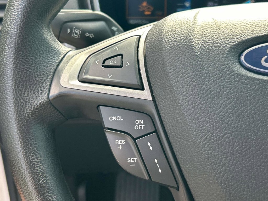 Used 2020 Ford Fusion SE FWD image 33