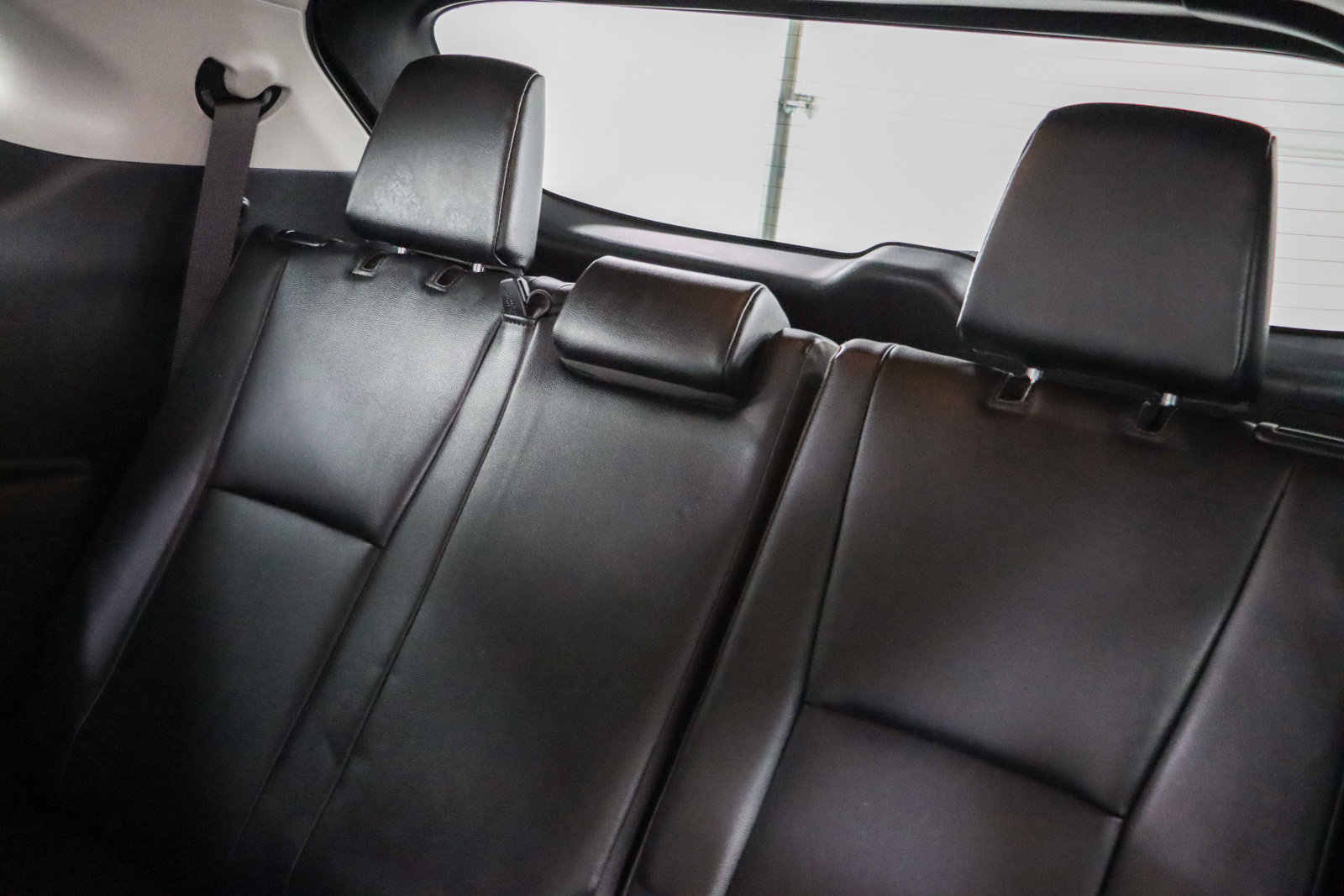 Used 2024 Toyota Highlander XLE FWD image 27