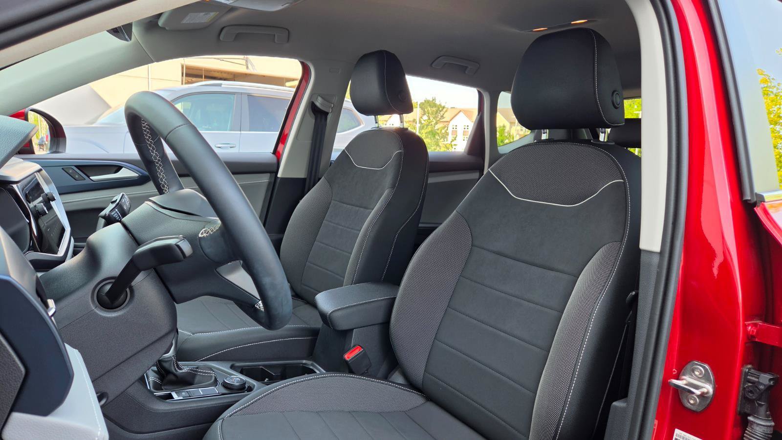 Certified 2024 Volkswagen Taos SE AWD/4WD image 23