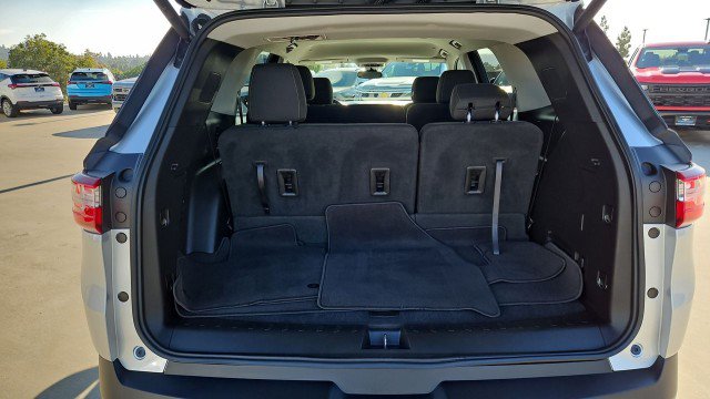 Used 2021 Chevrolet Traverse LT FWD image 25