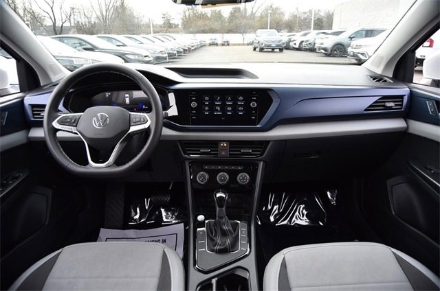Certified 2023 Volkswagen Taos SE image 7