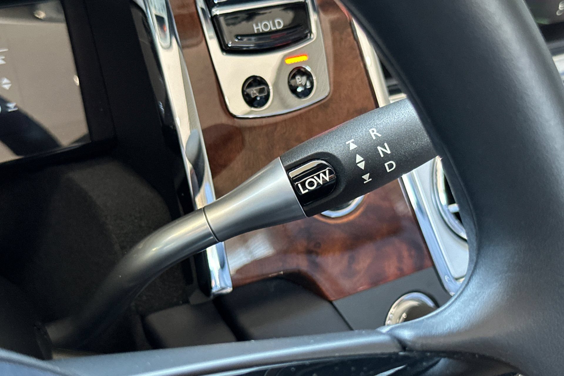 Used 2019 Rolls-Royce Dawn RWD image 28