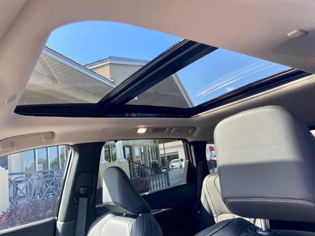 Used 2026 INFINITI QX60 Luxe w/ Cargo Package FWD image 18
