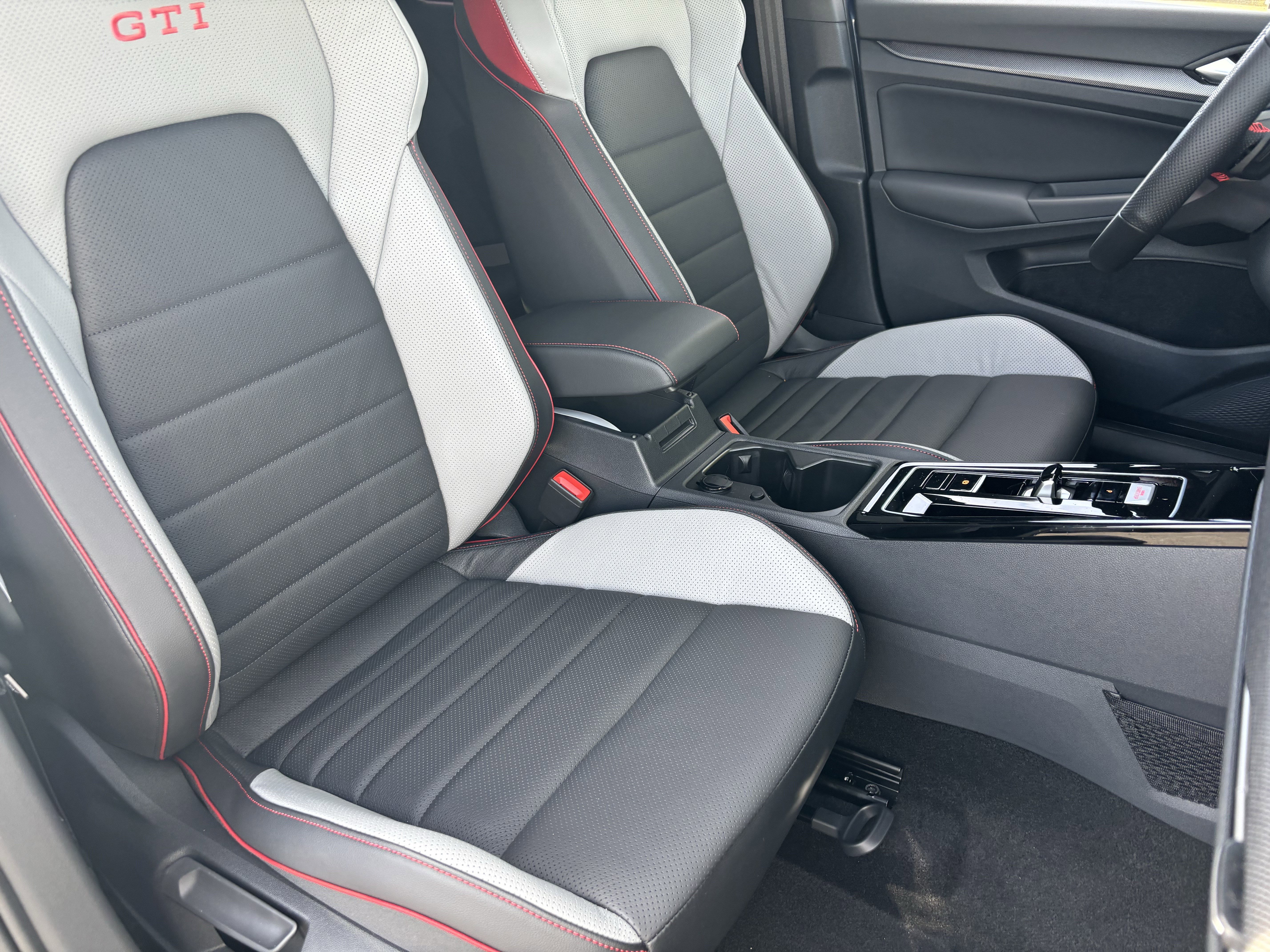 New 2026 Volkswagen GTI SE image 7