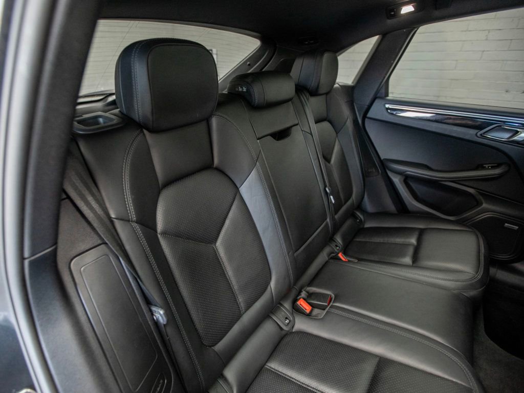 Used 2018 Porsche Macan AWD/4WD image 19