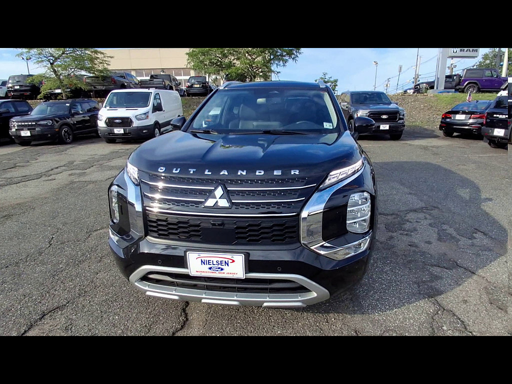 Used 2024 Mitsubishi Outlander SEL AWD/4WD image 3