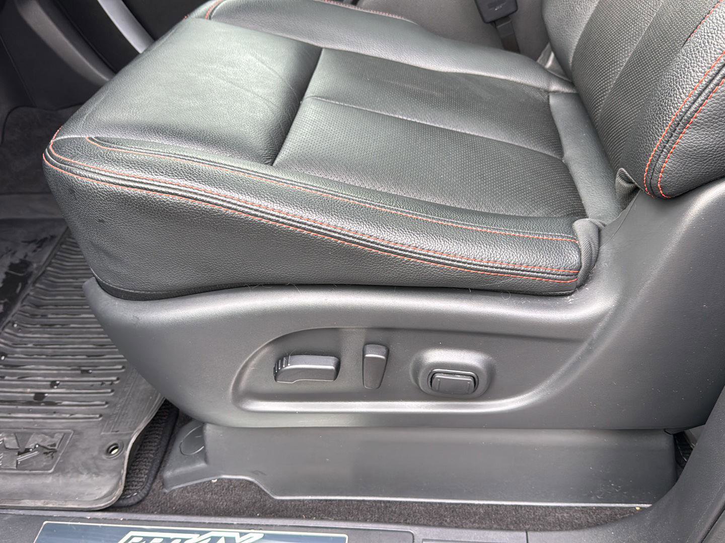 Used 2024 Nissan Titan PRO-4X w/ Pro-4x Convenience Package image 27