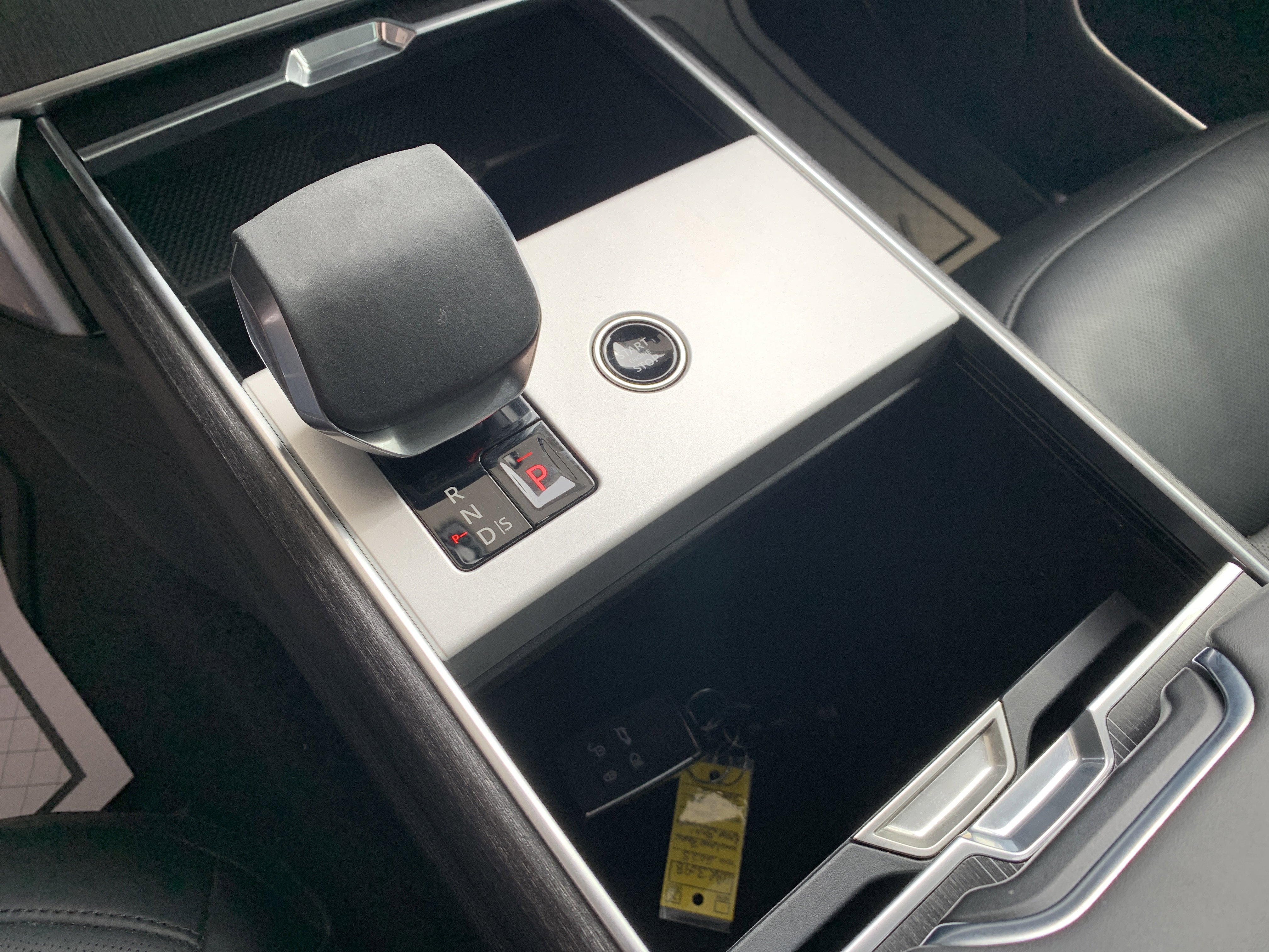 Used 2025 Land Rover Range Rover Autobiography image 21