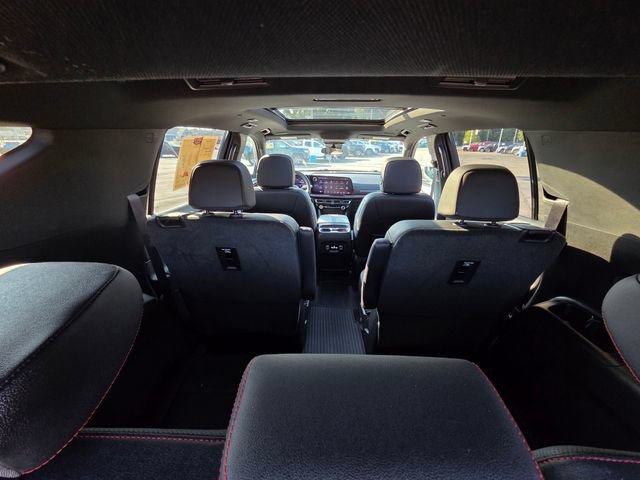 Used 2026 Chevrolet Traverse Z71 w/ LPO, Floor Liner Package AWD/4WD image 15