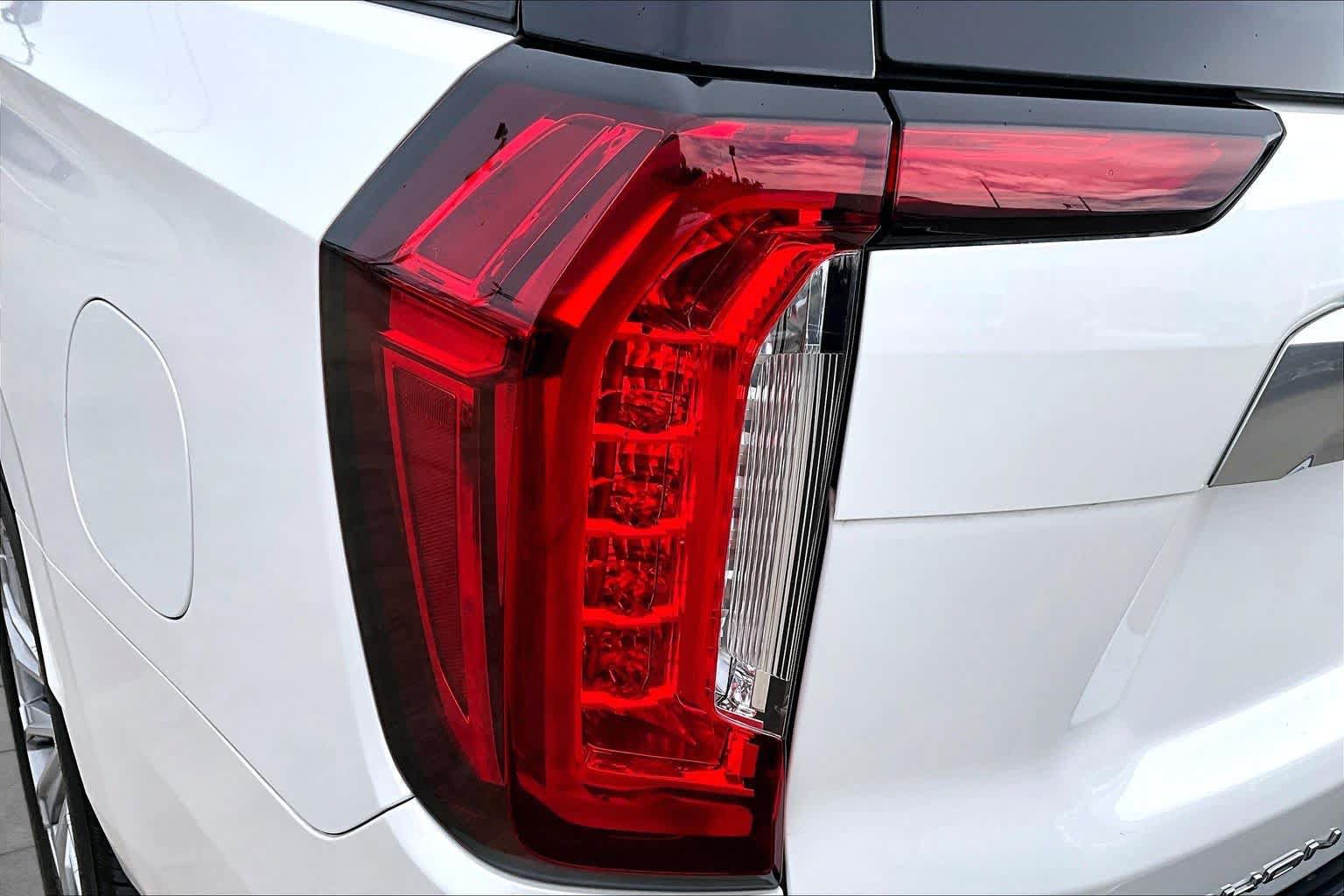 Used 2021 GMC Yukon XL Denali w/ LPO, Illumination Package AWD/4WD image 29