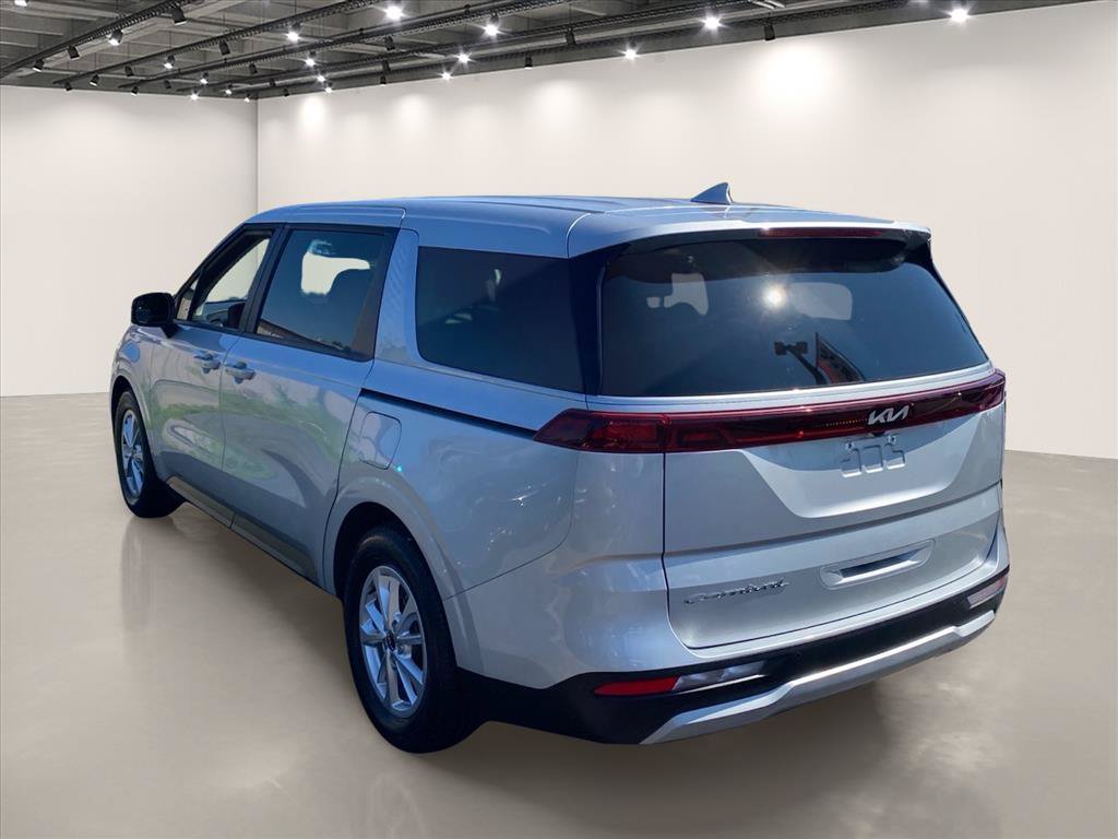Certified 2022 Kia Carnival LX FWD image 6