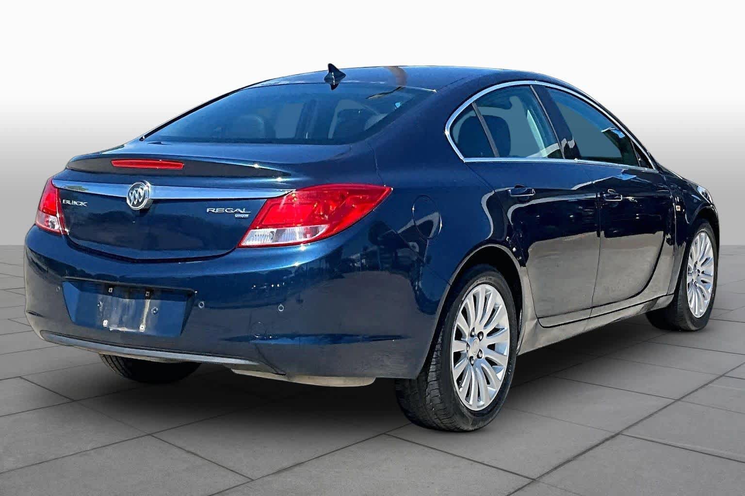 Used 2011 Buick Regal CXL w/ RL5 Preferred Equipment Group FWD image 12