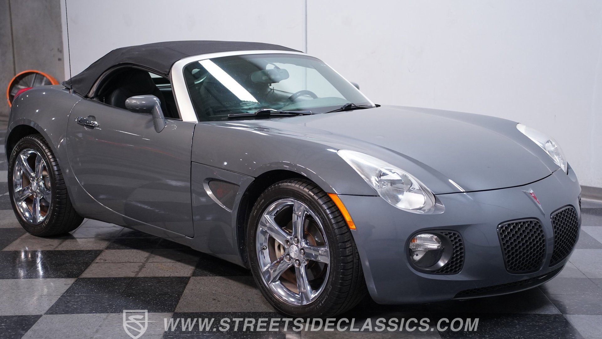 Used 2008 Pontiac Solstice GXP w/ Premium Package RWD image 14