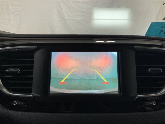 Used 2023 Chrysler Voyager LX image 34