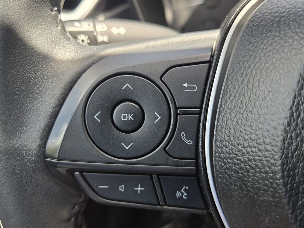 Used 2025 Toyota Corolla SE FWD image 24