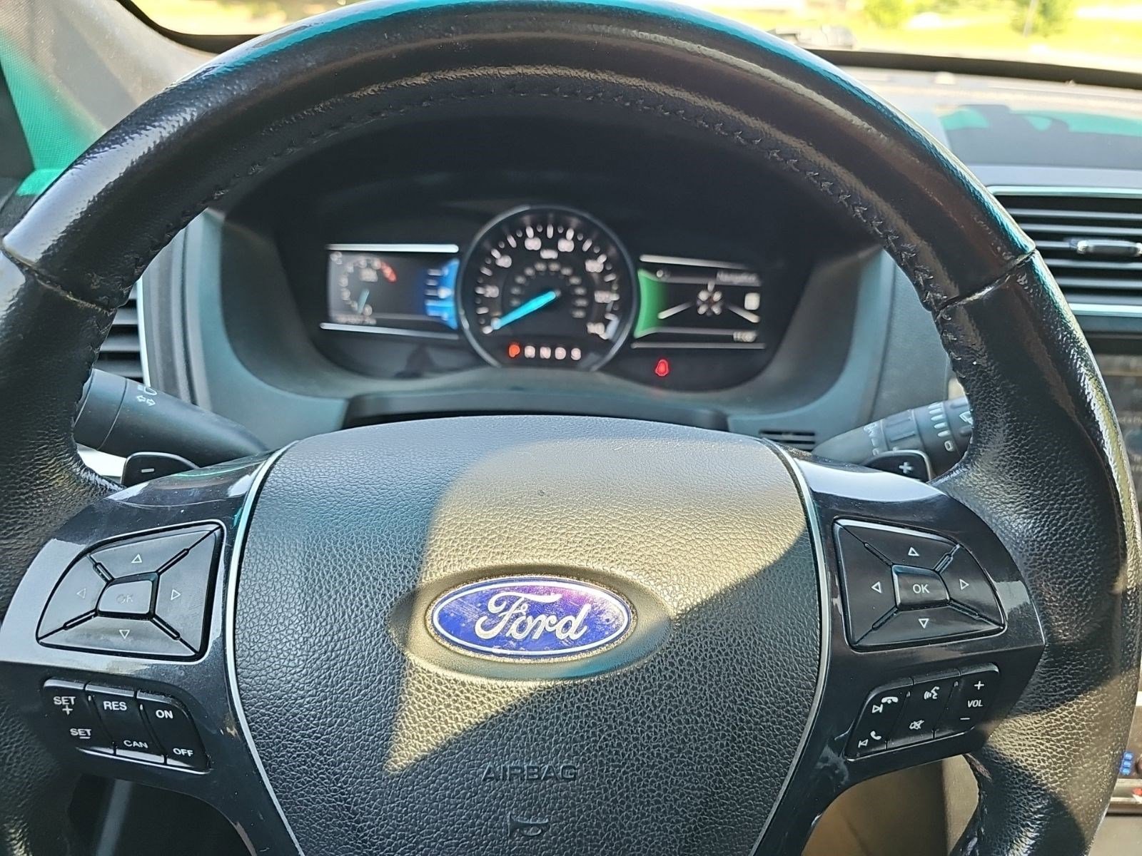 Used 2016 Ford Explorer Limited AWD/4WD image 23