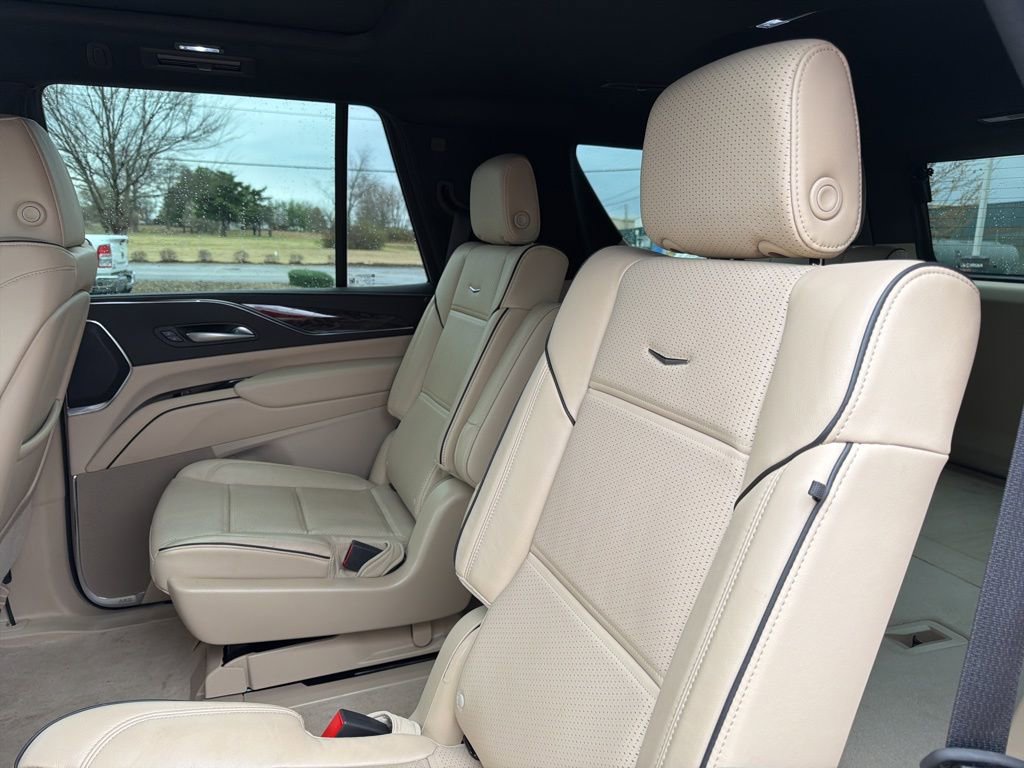 Certified 2023 Cadillac Escalade Premium Luxury image 16