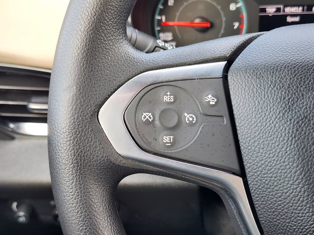 Used 2023 Chevrolet Traverse LS FWD image 29