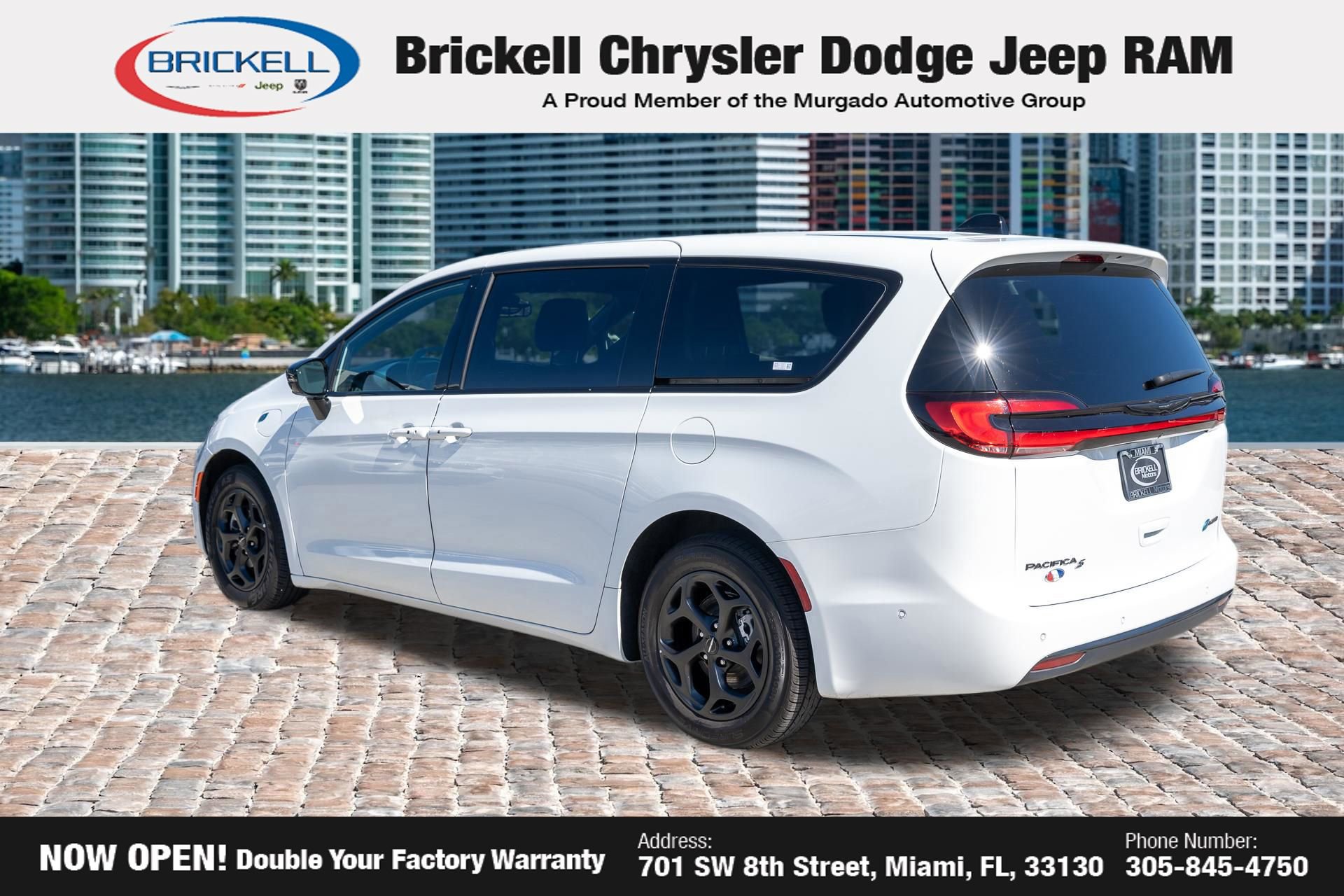 Used 2024 Chrysler Pacifica Limited FWD image 7
