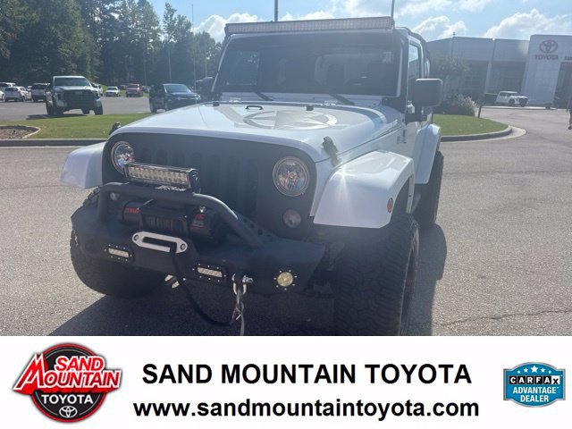Used 2015 Jeep Wrangler Sahara AWD/4WD image 7