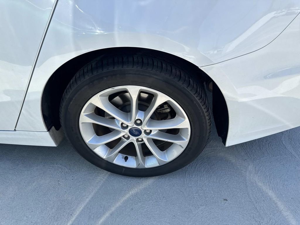 Used 2019 Ford Fusion SE FWD image 7