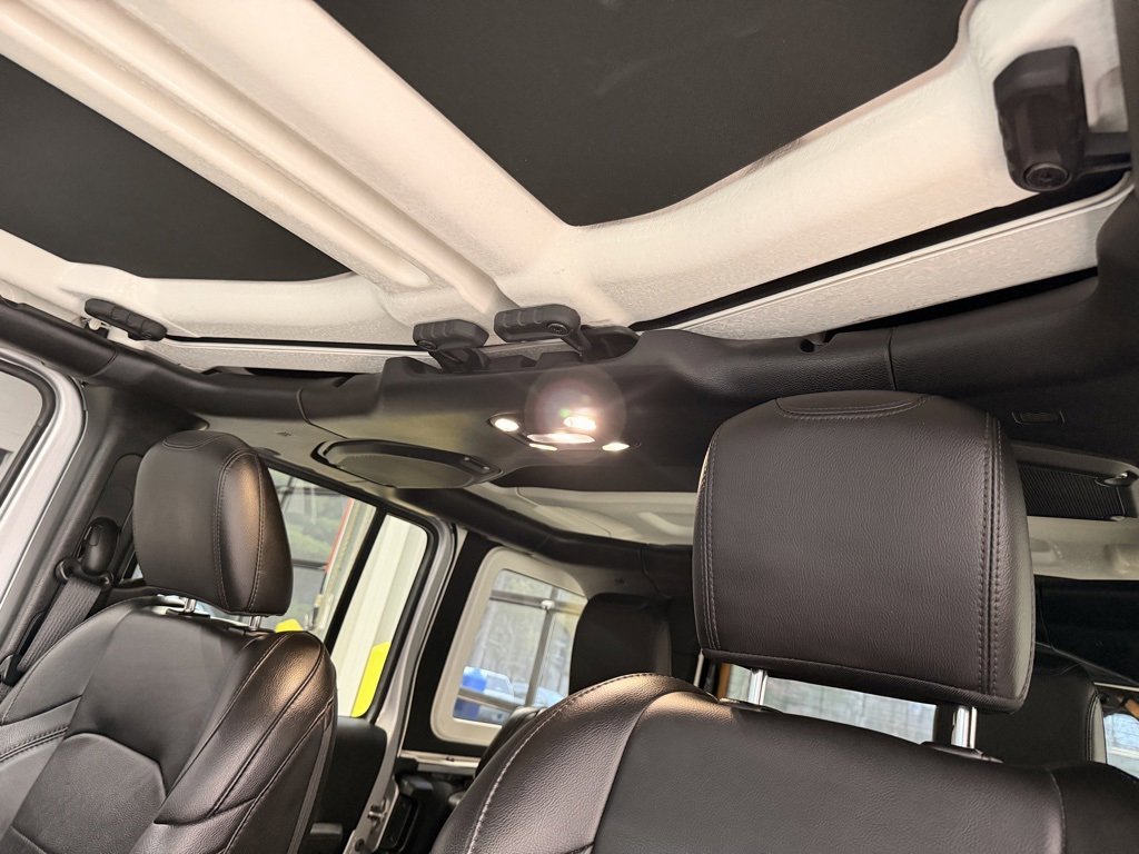 Used 2023 Jeep Wrangler Unlimited Sahara image 22