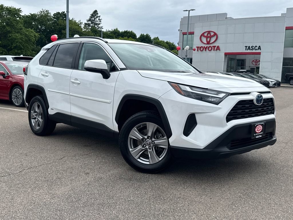 Used 2024 Toyota RAV4 LE AWD/4WD image 1