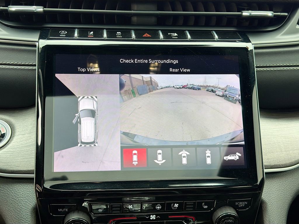 Used 2024 Jeep Grand Cherokee L Limited w/ Luxury Tech Group II image 36