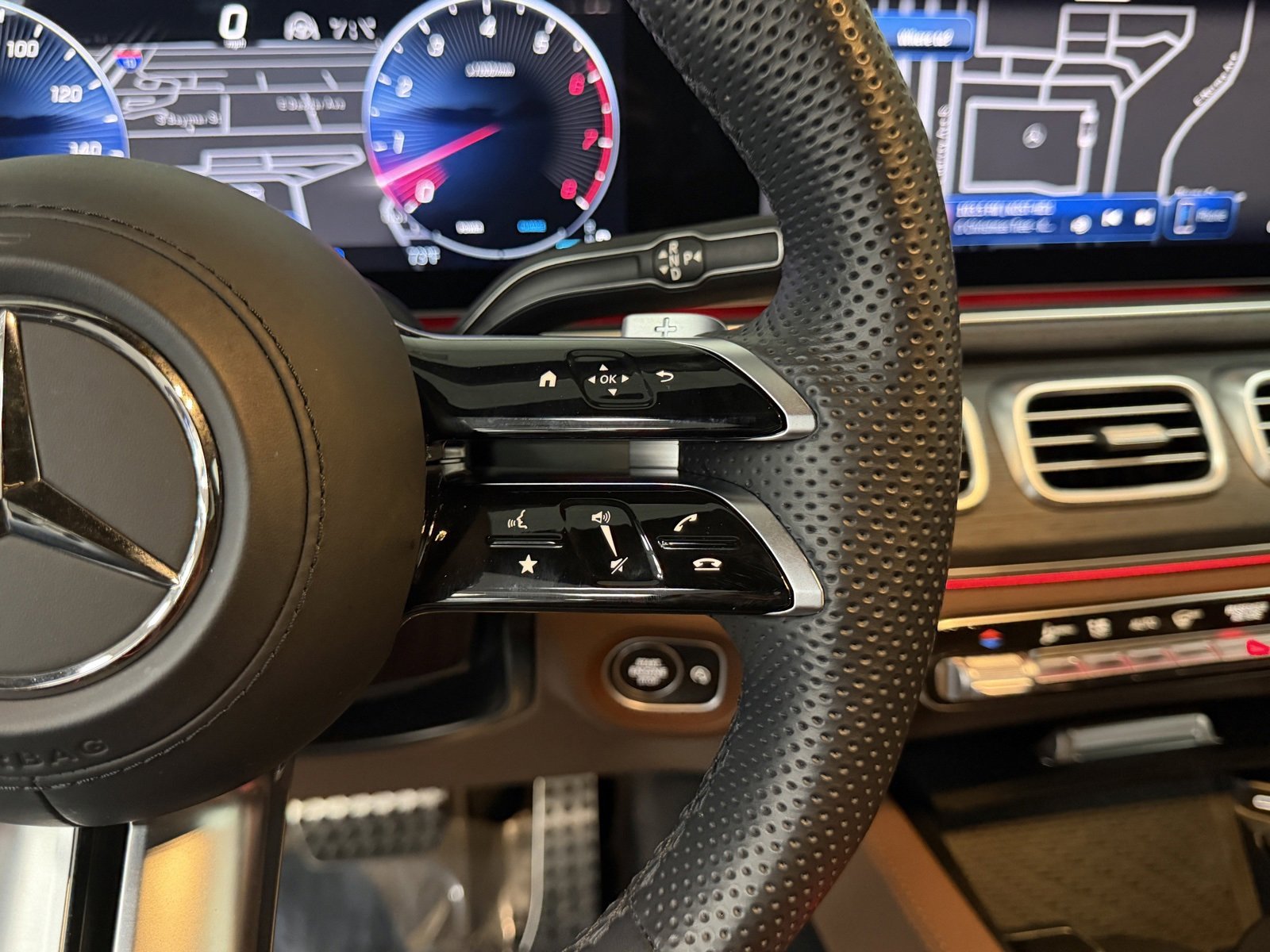 Used 2024 Mercedes-Benz GLS 450 4MATIC image 30