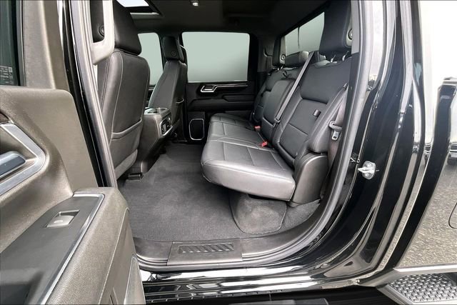 Used 2024 Chevrolet Silverado 2500 LTZ w/ LTZ Premium Package image 23