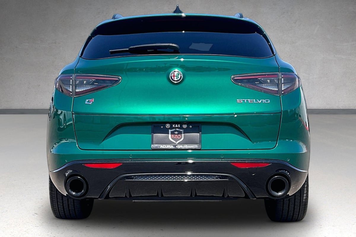 Used 2025 Alfa Romeo Stelvio Sprint AWD/4WD image 4