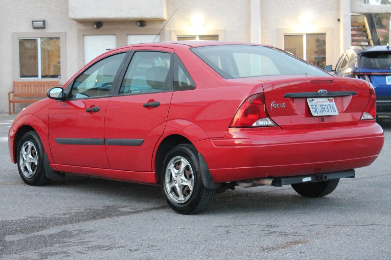Used 2004 Ford Focus LX FWD image 6