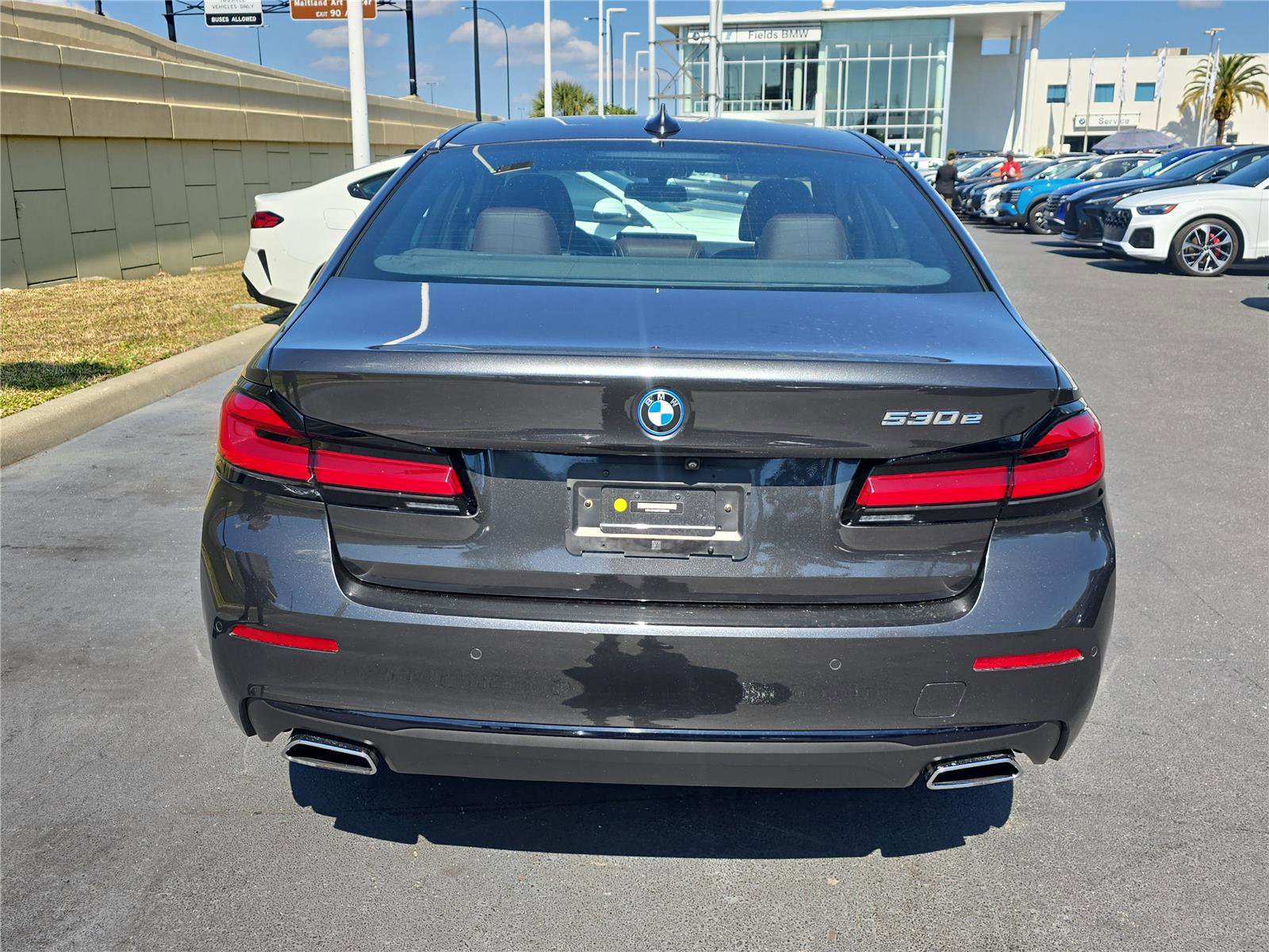 Certified 2023 BMW 530e w/ Premium Package image 4