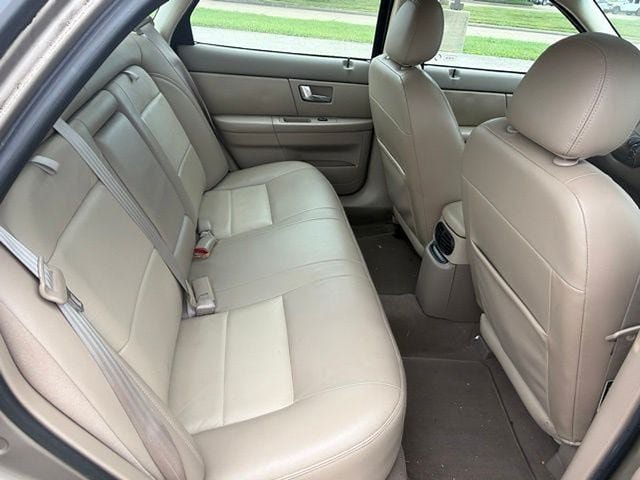 Used 2003 Ford Taurus SEL FWD image 11