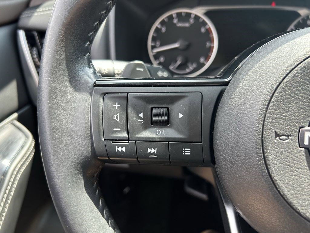 Used 2023 Nissan Rogue SL AWD/4WD image 18