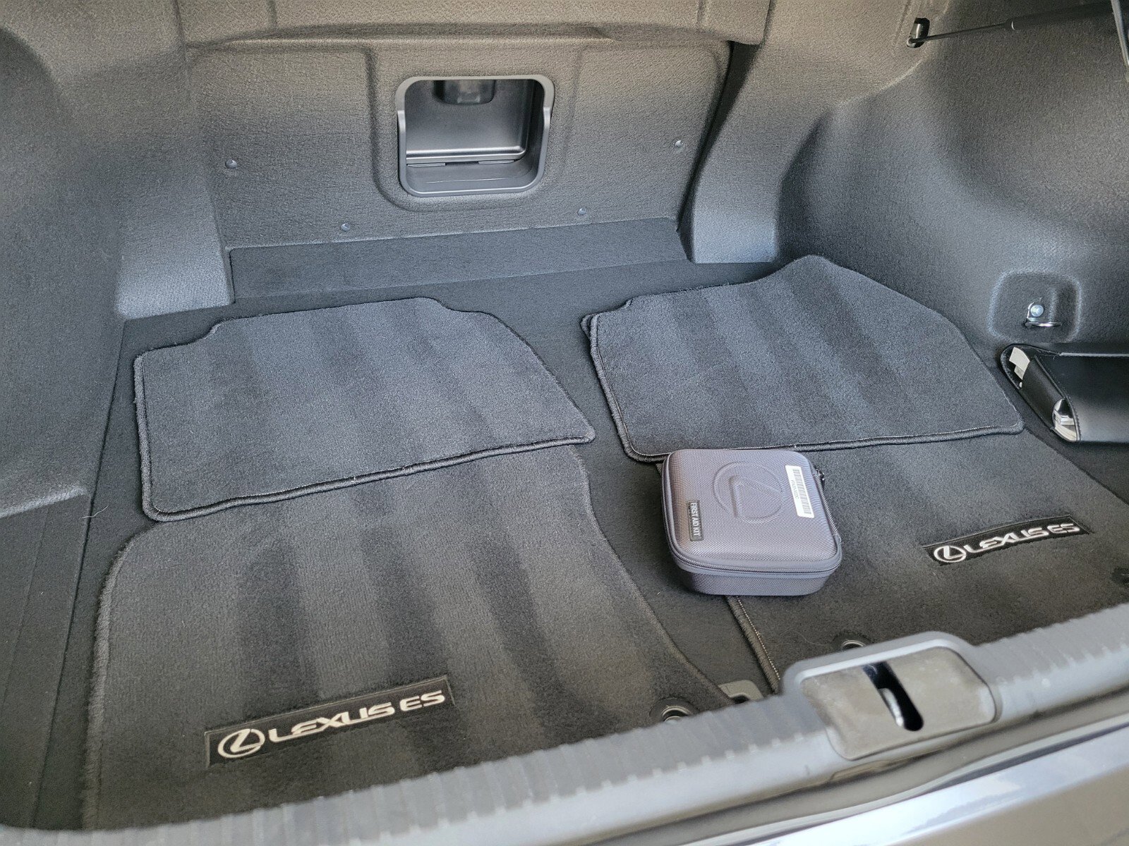 Certified 2025 Lexus ES 350 image 16