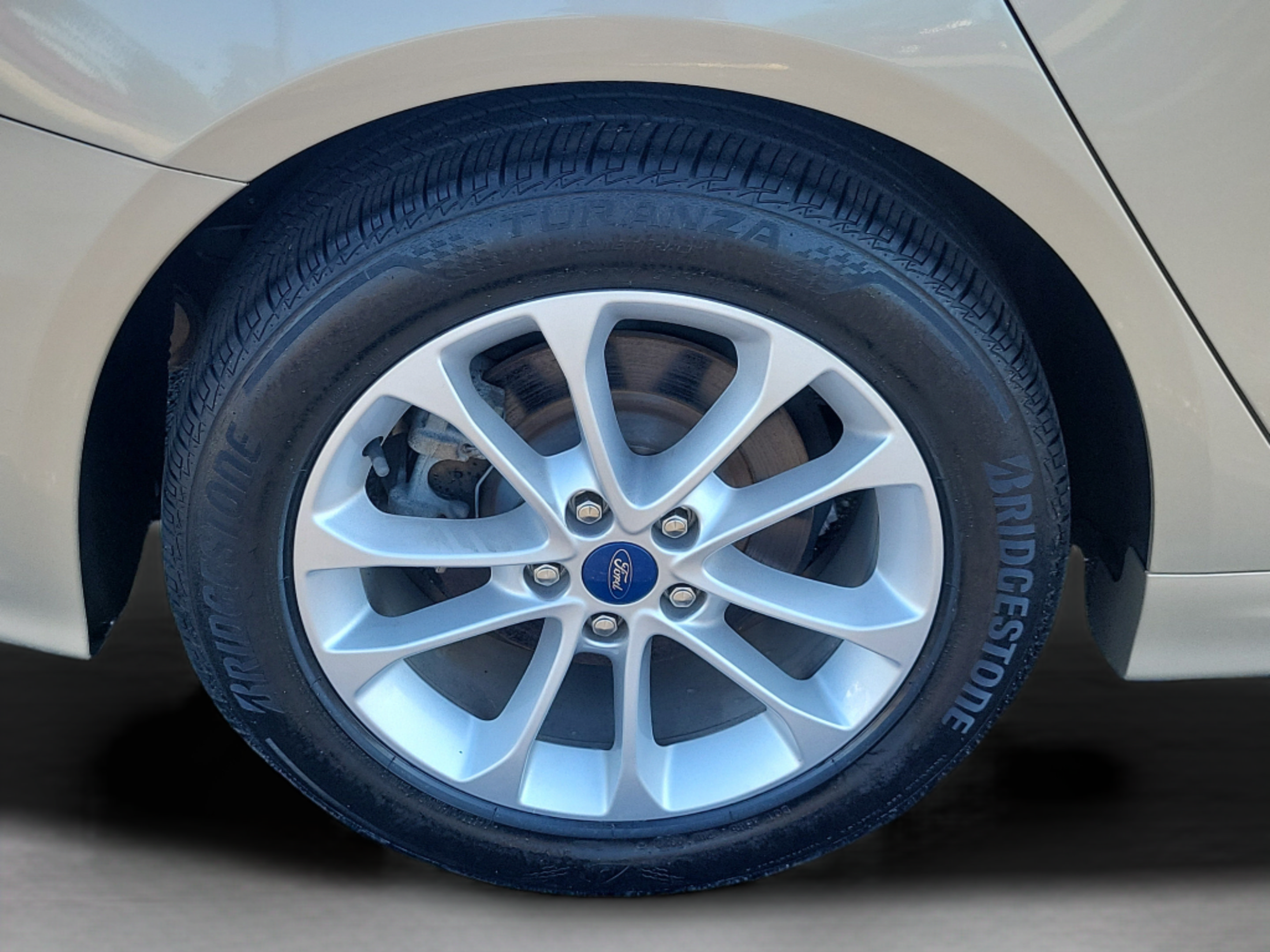 Used 2019 Ford Fusion SE FWD image 29