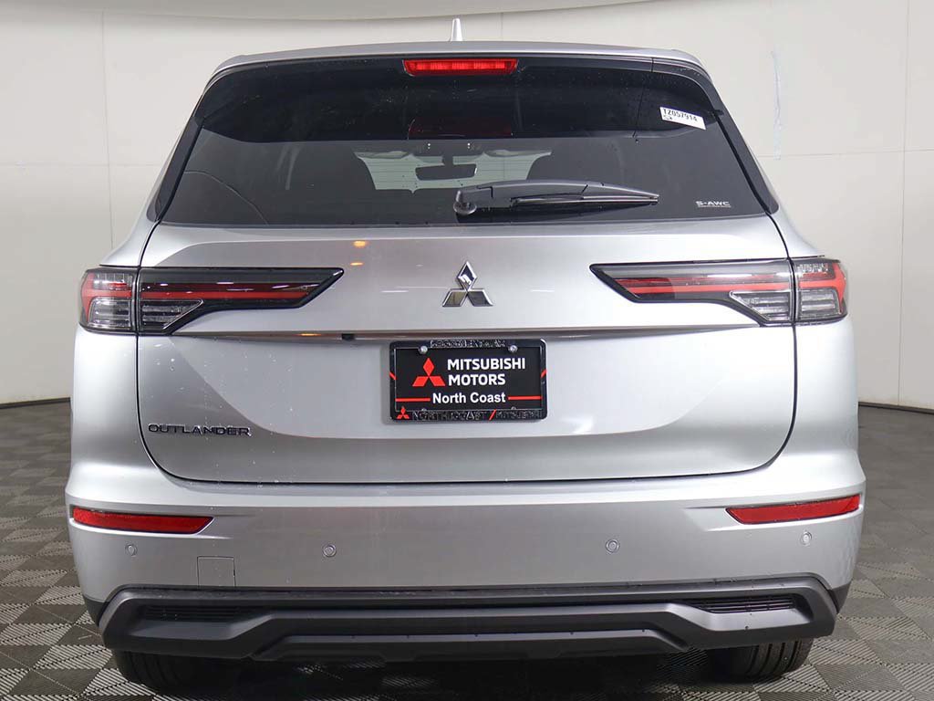 New 2026 Mitsubishi Outlander ES AWD/4WD image 12