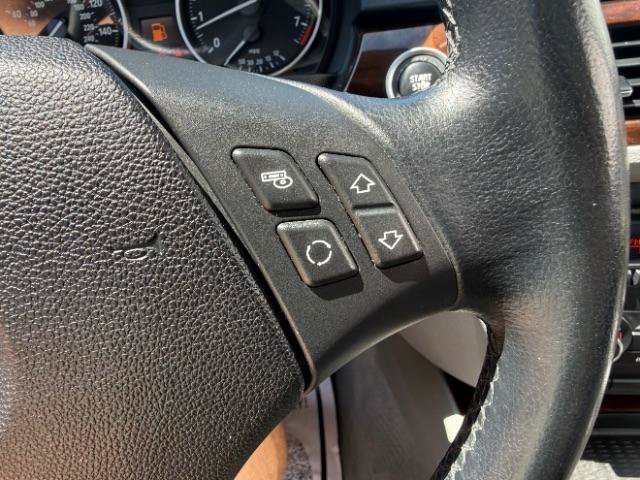 Used 2011 BMW 328i xDrive Sedan AWD/4WD image 26