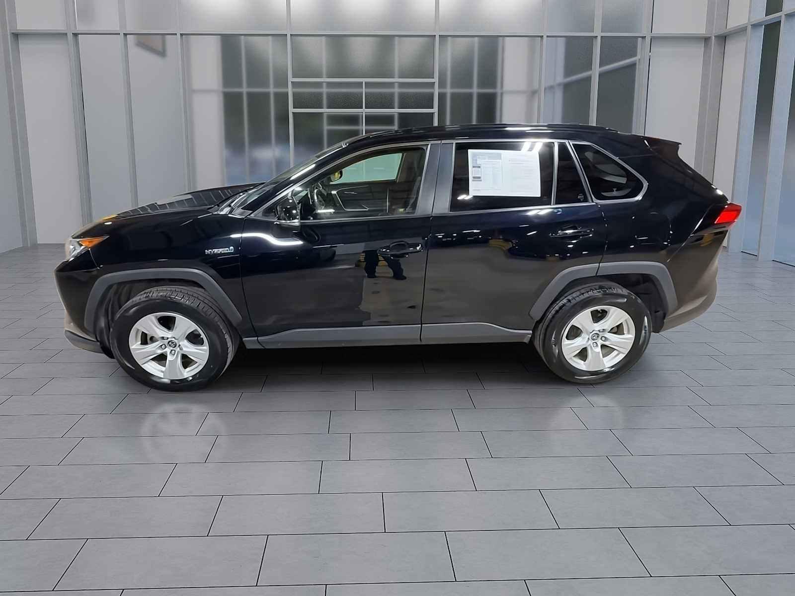 Used 2019 Toyota RAV4 XLE image 5