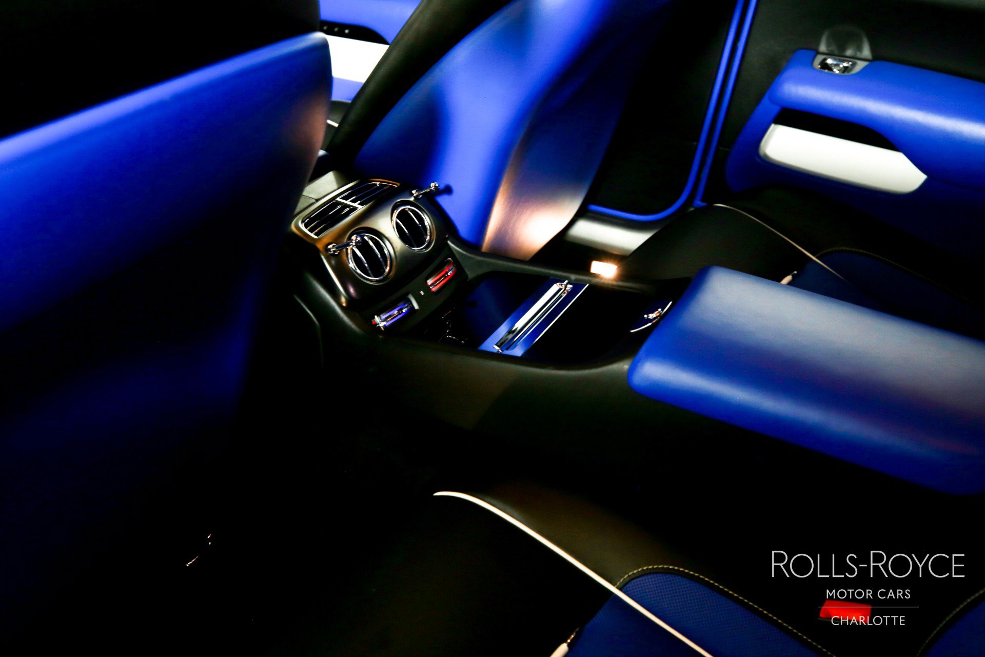 Used 2017 Rolls-Royce Wraith RWD image 18