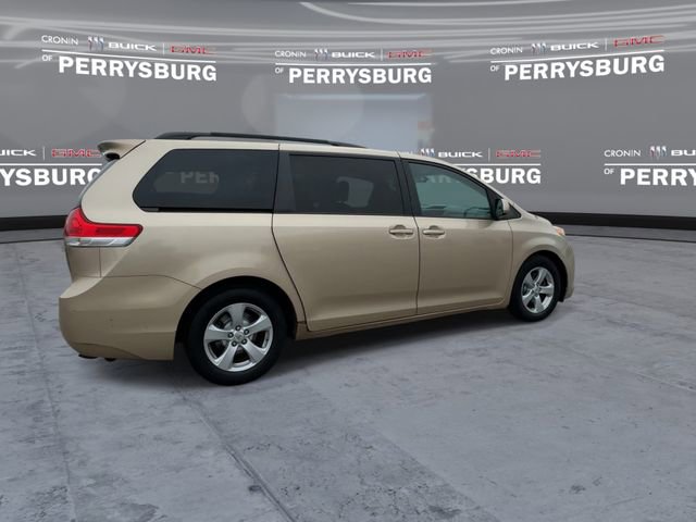 Used 2012 Toyota Sienna LE w/ Towing Pkg FWD image 8